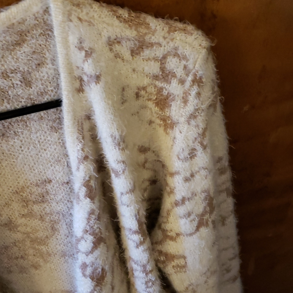 Sweater - Picture 2 of 5